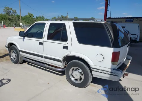 1996 Chevrolet Blazer from USA, damaged, VIN 1GNDT13W2T2305420